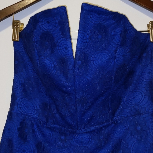 Lace overlay dress - Picture 2 of 3